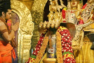 http://nithyananda.org/sites/default/files/photo-gallery/2018-09Sep-27-nithyananda-diary_bengaluru-aadheenam_uttamotama-seva_7T9A7539.JPG