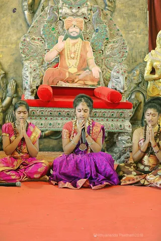 http://nithyananda.org/sites/default/files/photo-gallery/2018-09Sep-27-nithyananda-diary_bengaluru-aadheenam_uttamotama-seva_7T9A7595.JPG