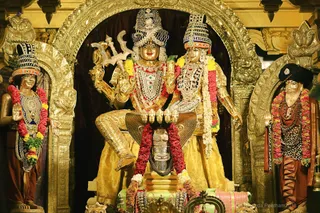 http://nithyananda.org/sites/default/files/photo-gallery/2018-10Oct-01-nithyananda-diary_bengaluru-aadheenam_uttamotama-seva_7T9A8480.JPG