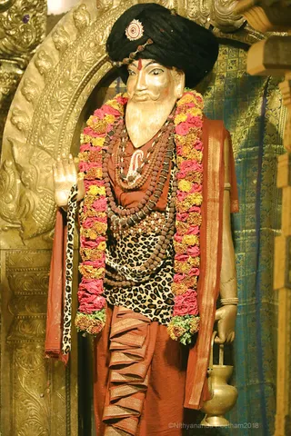 http://nithyananda.org/sites/default/files/photo-gallery/2018-10Oct-01-nithyananda-diary_bengaluru-aadheenam_uttamotama-seva_7T9A8486.JPG