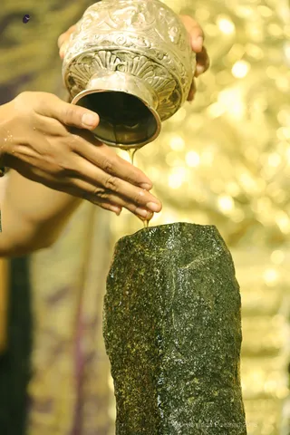 http://nithyananda.org/sites/default/files/photo-gallery/2018-10Oct-01-nithyananda-diary_bengaluru-aadheenam_uttamotama-seva_7T9A8522.JPG