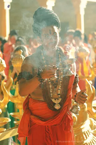 http://nithyananda.org/sites/default/files/photo-gallery/2018-10Oct-01-nithyananda-diary_bengaluru-aadheenam_uttamotama-seva_7T9A8624.JPG