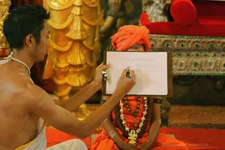 http://nithyananda.org/sites/default/files/photo-gallery/2018-10Oct-01-nithyananda-diary_bengaluru-aadheenam_uttamotama-seva_7T9A8684.JPG
