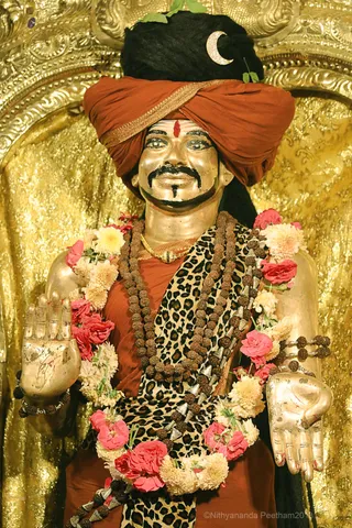 http://nithyananda.org/sites/default/files/photo-gallery/2018-10Oct-02-nithyananda-diary_bengaluru-aadheenam_uttamotama-seva_7T9A8878.JPG
