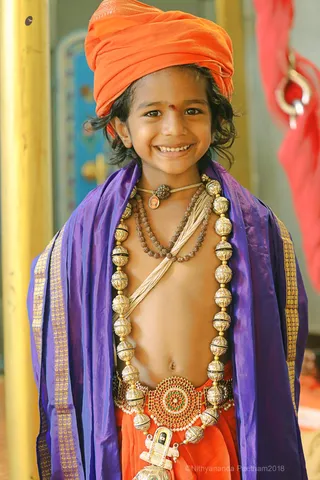 http://nithyananda.org/sites/default/files/photo-gallery/2018-10Oct-02-nithyananda-diary_bengaluru-aadheenam_uttamotama-seva_7T9A8992.JPG