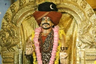 http://nithyananda.org/sites/default/files/photo-gallery/2018-10Oct-03-nithyananda-diary_bengaluru-aadheenam_uttamotama-seva_7T9A9141.JPG