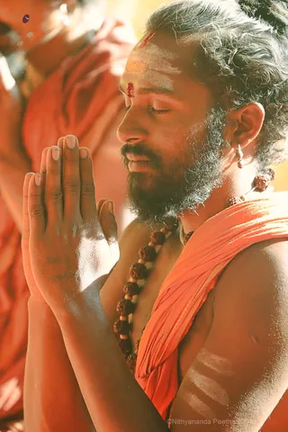 http://nithyananda.org/sites/default/files/photo-gallery/2018-10Oct-03-nithyananda-diary_bengaluru-aadheenam_uttamotama-seva_7T9A9179.JPG