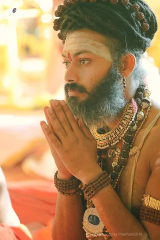 http://nithyananda.org/sites/default/files/photo-gallery/2018-10Oct-03-nithyananda-diary_bengaluru-aadheenam_uttamotama-seva_7T9A9181.JPG