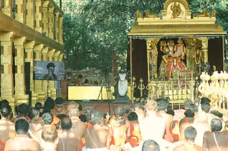 http://nithyananda.org/sites/default/files/photo-gallery/2018-10Oct-03-nithyananda-diary_bengaluru-aadheenam_uttamotama-seva_7T9A9185.JPG
