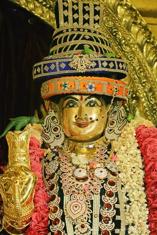 http://nithyananda.org/sites/default/files/photo-gallery/2018-10Oct-03-nithyananda-diary_bengaluru-aadheenam_uttamotama-seva_7T9A9265.JPG