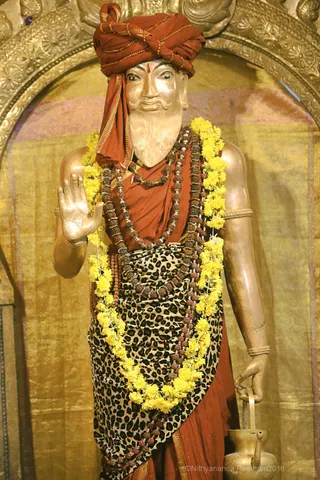 http://nithyananda.org/sites/default/files/photo-gallery/2018-10Oct-05-nithyananda-diary_bengaluru-aadheenam_uttamotama-seva_7T9A0393.JPG