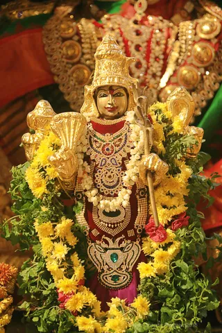 http://nithyananda.org/sites/default/files/photo-gallery/2018-10Oct-05-nithyananda-diary_bengaluru-aadheenam_uttamotama-seva_7T9A9910.JPG