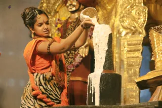 http://nithyananda.org/sites/default/files/photo-gallery/2018-10Oct-05-nithyananda-diary_bengaluru-aadheenam_uttamotama-seva_7T9A9931.JPG