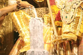 http://nithyananda.org/sites/default/files/photo-gallery/2018-10Oct-06-nithyananda-diary_bengaluru-aadheenam_uttamotama-seva_7T9A8880.JPG