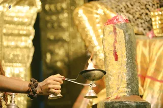 http://nithyananda.org/sites/default/files/photo-gallery/2018-10Oct-06-nithyananda-diary_bengaluru-aadheenam_uttamotama-seva_7T9A8902.JPG