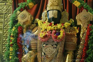 http://nithyananda.org/sites/default/files/photo-gallery/2018-10Oct-06-nithyananda-diary_bengaluru-aadheenam_uttamotama-seva_7T9A8912.JPG