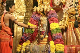 http://nithyananda.org/sites/default/files/photo-gallery/2018-10Oct-06-nithyananda-diary_bengaluru-aadheenam_uttamotama-seva_7T9A8952.JPG