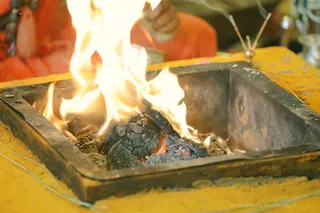 http://nithyananda.org/sites/default/files/photo-gallery/2018-10Oct-06-nithyananda-diary_bengaluru-aadheenam_uttamotama-seva_7T9A8974.JPG