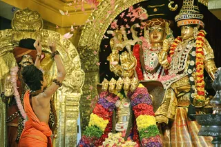 http://nithyananda.org/sites/default/files/photo-gallery/2018-10Oct-06-nithyananda-diary_bengaluru-aadheenam_uttamotama-seva_7T9A9104.JPG