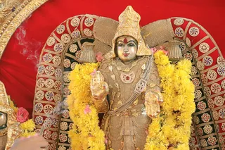 http://nithyananda.org/sites/default/files/photo-gallery/2018-10Oct-07-nithyananda-diary_bengaluru-aadheenam_uttamotama-seva_7T9A9169.JPG