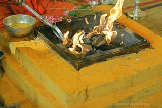 http://nithyananda.org/sites/default/files/photo-gallery/2018-10Oct-07-nithyananda-diary_bengaluru-aadheenam_uttamotama-seva_7T9A9220.JPG