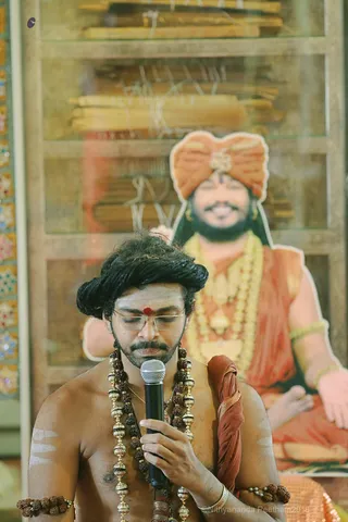 http://nithyananda.org/sites/default/files/photo-gallery/2018-10Oct-07-nithyananda-diary_bengaluru-aadheenam_uttamotama-seva_7T9A9240.JPG