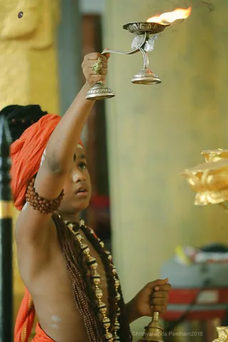 http://nithyananda.org/sites/default/files/photo-gallery/2018-10Oct-07-nithyananda-diary_bengaluru-aadheenam_uttamotama-seva_7T9A9328.JPG