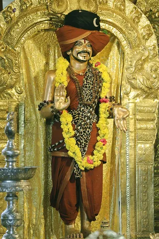 http://nithyananda.org/sites/default/files/photo-gallery/2018-10Oct-07-nithyananda-diary_bengaluru-aadheenam_uttamotama-seva_7T9A9381.JPG
