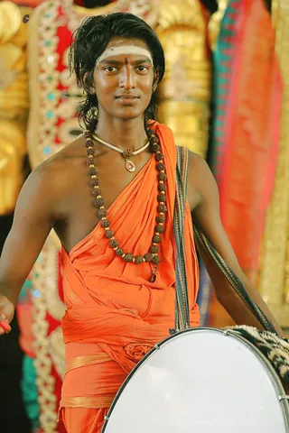 http://nithyananda.org/sites/default/files/photo-gallery/2018-10Oct-07-nithyananda-diary_bengaluru-aadheenam_uttamotama-seva_7T9A9385.JPG