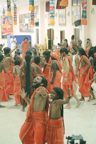 http://nithyananda.org/sites/default/files/photo-gallery/2018-10Oct-08-nithyananda-diary_bengaluru-aadheenam_uttamotama-seva_7T9A0100.JPG