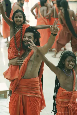 http://nithyananda.org/sites/default/files/photo-gallery/2018-10Oct-08-nithyananda-diary_bengaluru-aadheenam_uttamotama-seva_7T9A0103.JPG