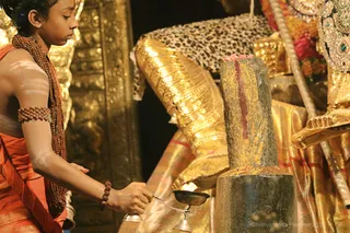 http://nithyananda.org/sites/default/files/photo-gallery/2018-10Oct-08-nithyananda-diary_bengaluru-aadheenam_uttamotama-seva_7T9A9445.JPG