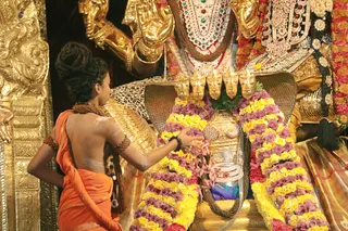 http://nithyananda.org/sites/default/files/photo-gallery/2018-10Oct-08-nithyananda-diary_bengaluru-aadheenam_uttamotama-seva_7T9A9503.JPG