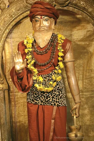 http://nithyananda.org/sites/default/files/photo-gallery/2018-10Oct-08-nithyananda-diary_bengaluru-aadheenam_uttamotama-seva_7T9A9506.JPG