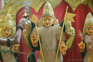 http://nithyananda.org/sites/default/files/photo-gallery/2018-10Oct-09-nithyananda-diary_bengaluru-aadheenam_uttamotama-seva_7T9A0189_0.JPG