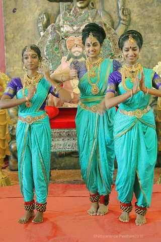 http://nithyananda.org/sites/default/files/photo-gallery/2018-10Oct-09-nithyananda-diary_bengaluru-aadheenam_uttamotama-seva_7T9A0296.JPG