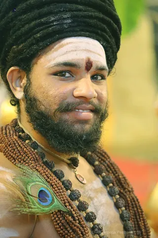 http://nithyananda.org/sites/default/files/photo-gallery/2018-10Oct-10-nithyananda-diary_bengaluru-aadheenam_uttamotama-seva_7T9A0412.JPG