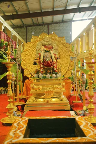 http://nithyananda.org/sites/default/files/photo-gallery/2018-10Oct-10-nithyananda-diary_bengaluru-aadheenam_uttamotama-seva_7T9A0475.JPG
