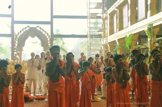 http://nithyananda.org/sites/default/files/photo-gallery/2018-10Oct-10-nithyananda-diary_bengaluru-aadheenam_uttamotama-seva_7T9A0479.JPG