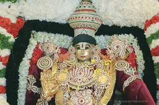 http://nithyananda.org/sites/default/files/photo-gallery/2018-10Oct-10-nithyananda-diary_bengaluru-aadheenam_uttamotama-seva_7T9A0514.JPG