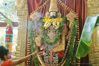 http://nithyananda.org/sites/default/files/photo-gallery/2018-10Oct-10-nithyananda-diary_bengaluru-aadheenam_uttamotama-seva_7T9A0526.JPG