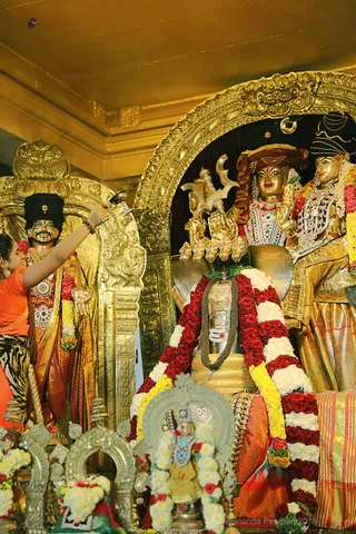 http://nithyananda.org/sites/default/files/photo-gallery/2018-10Oct-10-nithyananda-diary_bengaluru-aadheenam_uttamotama-seva_7T9A0551.JPG