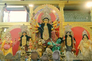 http://nithyananda.org/sites/default/files/photo-gallery/2018-10Oct-10-nithyananda-diary_bengaluru-aadheenam_uttamotama-seva_7T9A0556.JPG