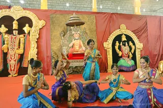 http://nithyananda.org/sites/default/files/photo-gallery/2018-10Oct-10-nithyananda-diary_bengaluru-aadheenam_uttamotama-seva_7T9A0626.JPG