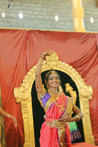 http://nithyananda.org/sites/default/files/photo-gallery/2018-10Oct-10-nithyananda-diary_bengaluru-aadheenam_uttamotama-seva_7T9A0688.JPG