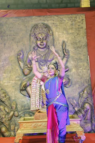 http://nithyananda.org/sites/default/files/photo-gallery/2018-10Oct-10-nithyananda-diary_bengaluru-aadheenam_uttamotama-seva_7T9A0796.JPG