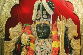 http://nithyananda.org/sites/default/files/photo-gallery/2018-10Oct-11-nithyananda-diary_bengaluru-aadheenam_uttamotama-seva_7T9A1033.JPG