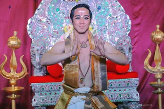 http://nithyananda.org/sites/default/files/photo-gallery/2018-10Oct-11-nithyananda-diary_bengaluru-aadheenam_uttamotama-seva_7T9A1266.JPG