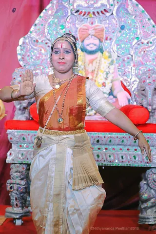 http://nithyananda.org/sites/default/files/photo-gallery/2018-10Oct-11-nithyananda-diary_bengaluru-aadheenam_uttamotama-seva_7T9A1294.JPG