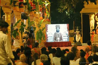 http://nithyananda.org/sites/default/files/photo-gallery/2018-10Oct-11-nithyananda-diary_bengaluru-aadheenam_uttamotama-seva_7T9A1461.JPG